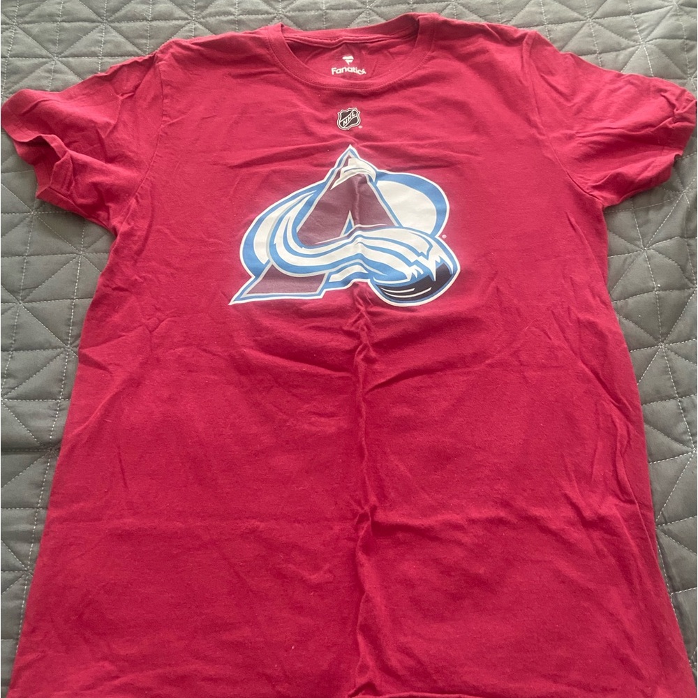 Colorado Avalanche MacKinnon tshirt